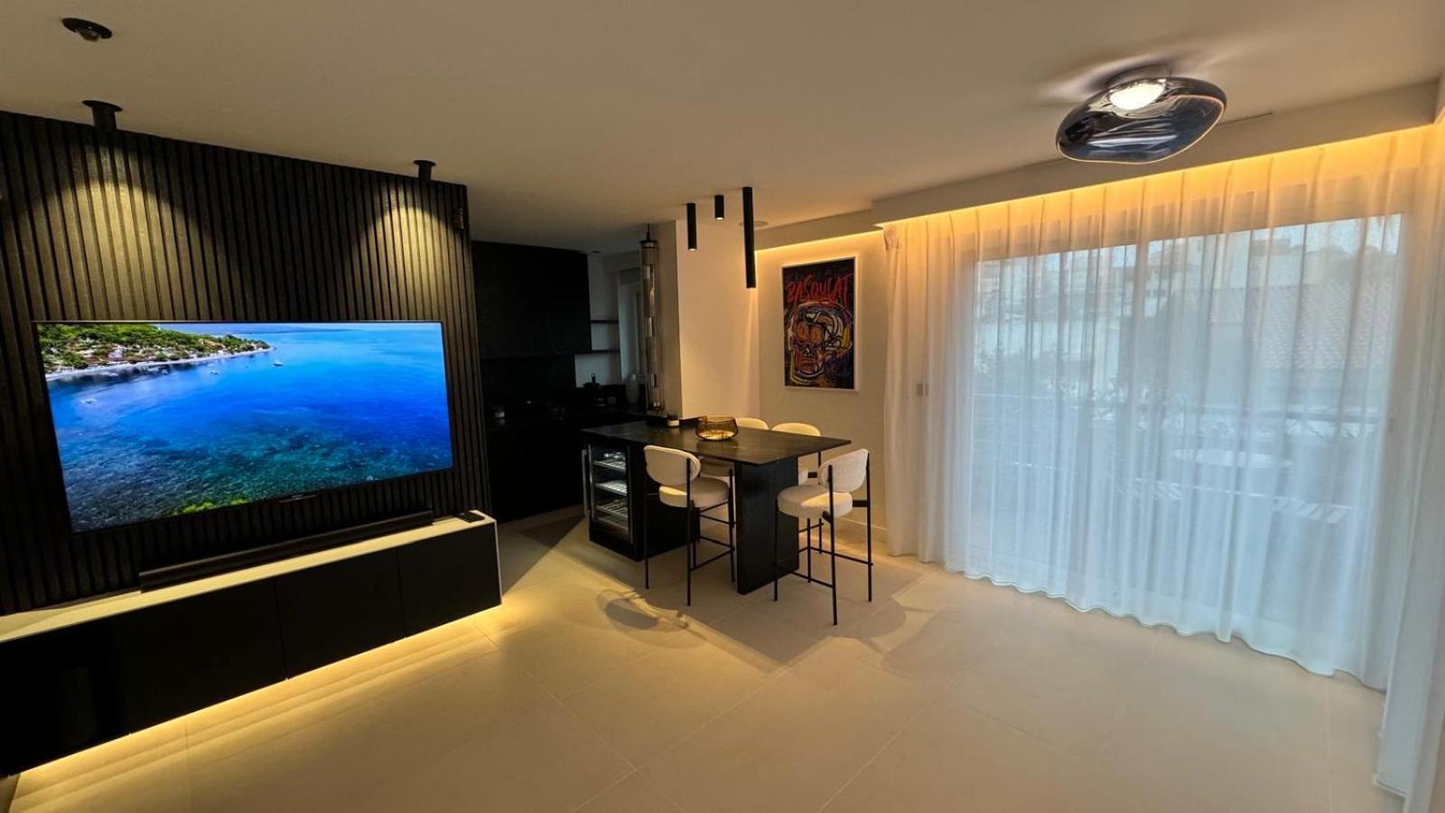 Appartement Luxueux Plein Centre De Cavalaire A 2Mn De La Plage Exterior foto